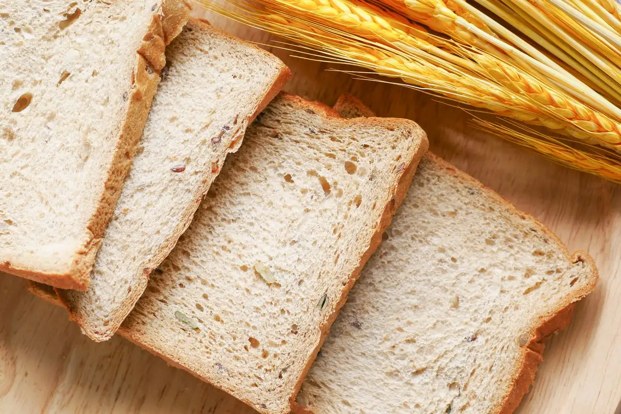 Highlighting symptoms, hidden sources of gluten, family risk, and gluten-free living by Dr. Lara Spector, Naturopathic Doctor in Ontario.